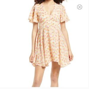 NWT SOCIALITE Floral Cutout Back Mini dress